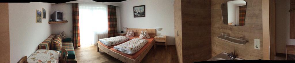 Ferienwohnung Zwoelferblick Bramberg am Wildkogel Szoba fotó